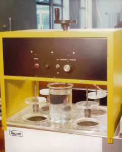 Old dissolution tester